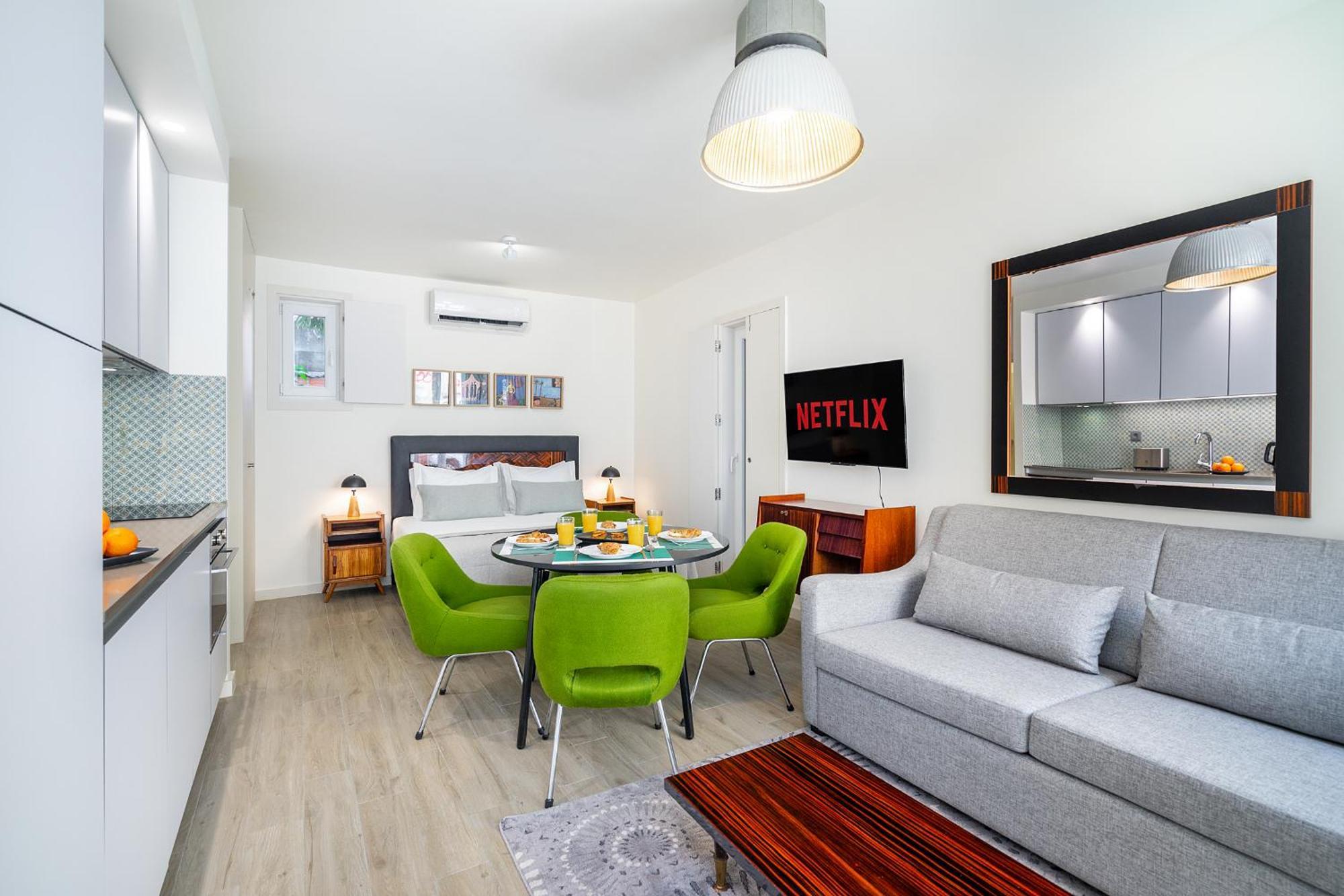 Flat In The Heart Of Anjos *