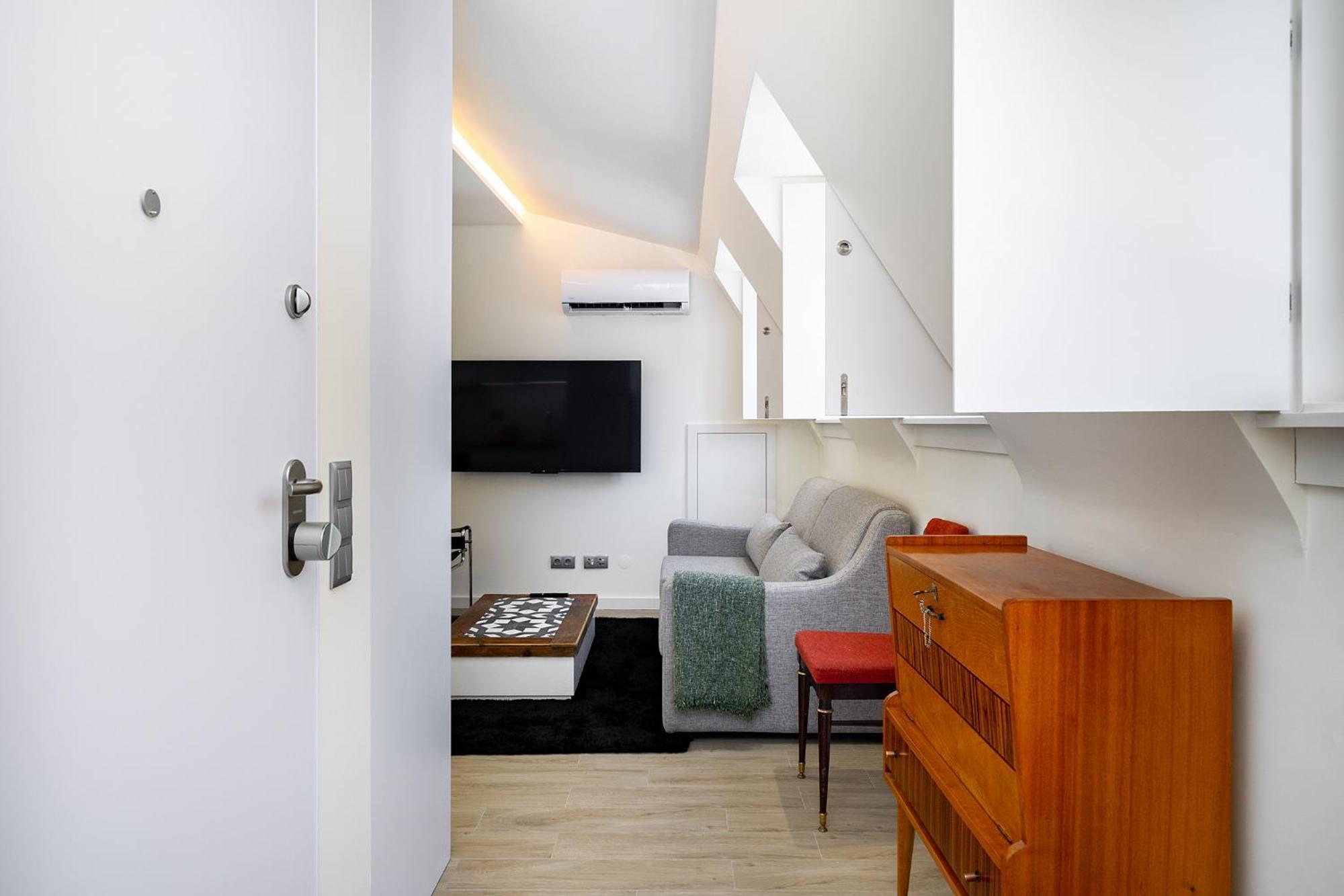 Flat In The Heart Of Anjos *