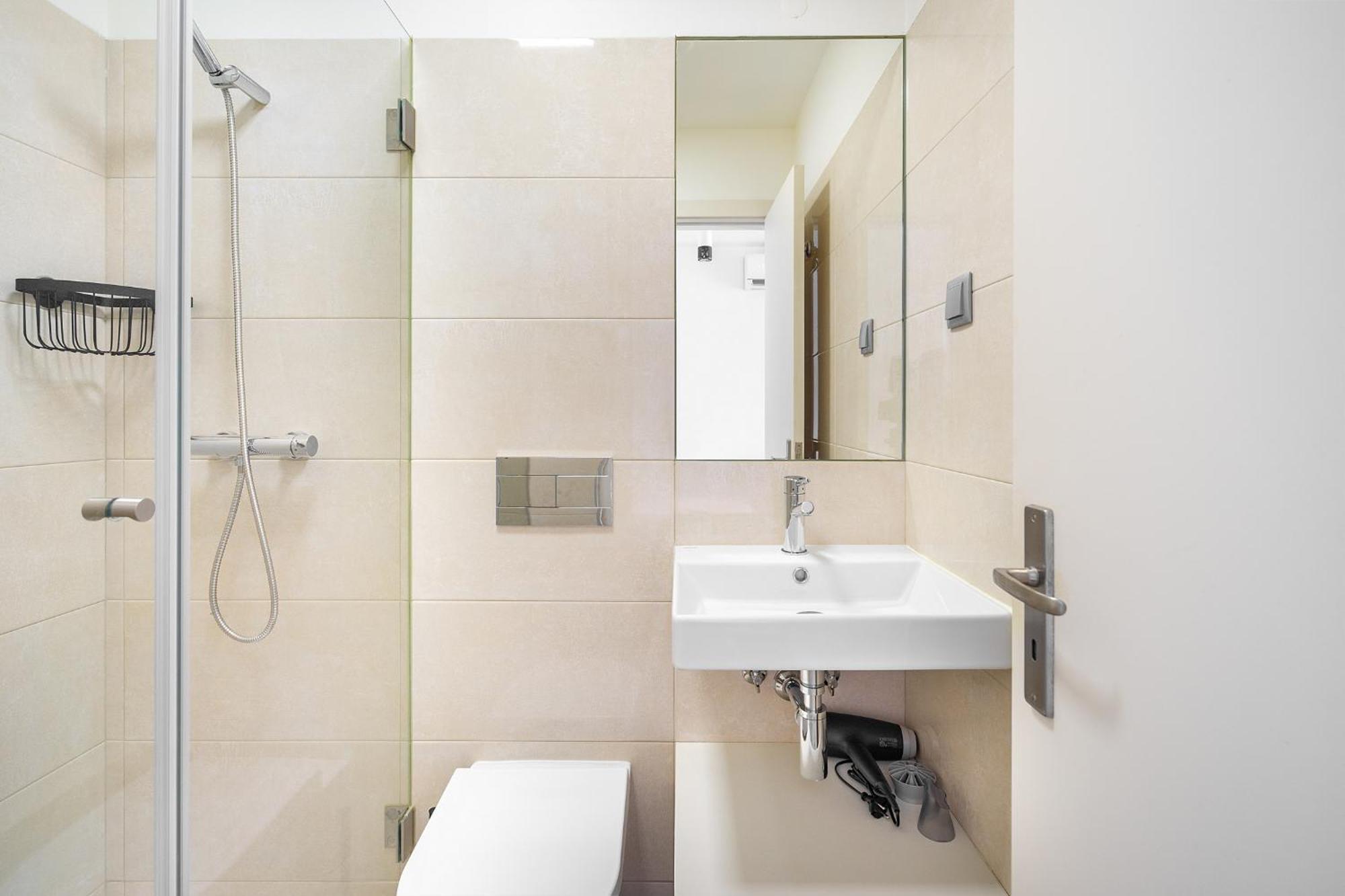 Flat In The Heart Of Anjos *